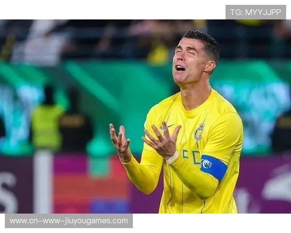 C罗左脚劲射贴柱入网，利雅得胜利场面震撼